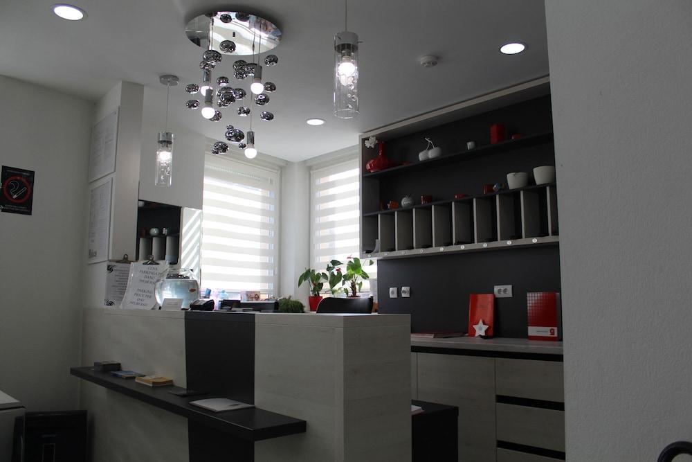 Garni Hotel 11Tica Dm Újvidék Kültér fotó