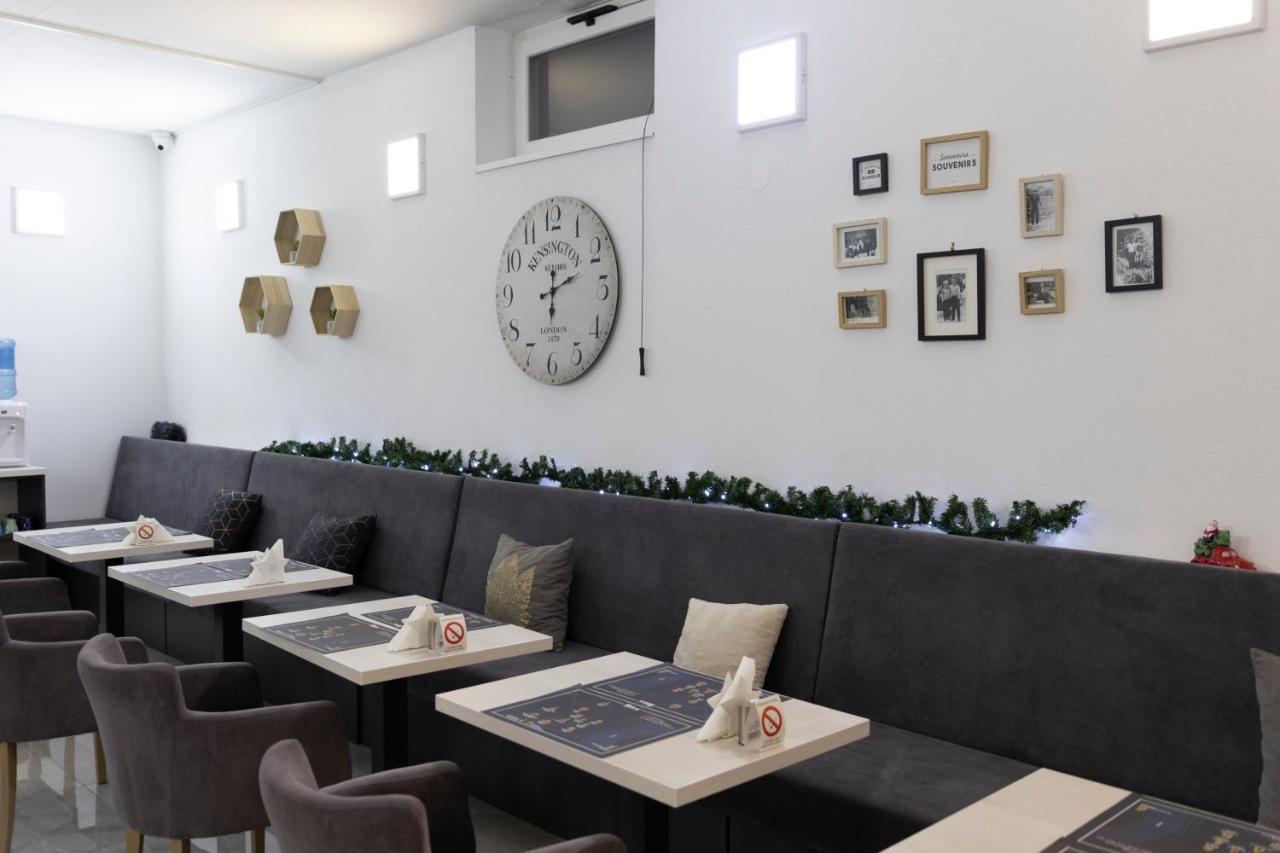 Garni Hotel 11Tica Dm Újvidék Kültér fotó