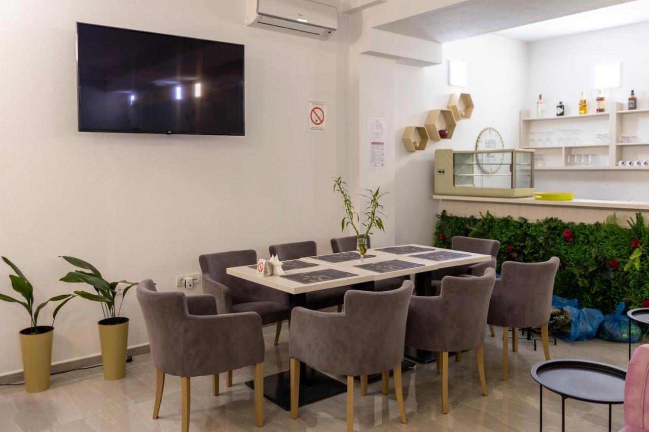 Garni Hotel 11Tica Dm Újvidék Kültér fotó