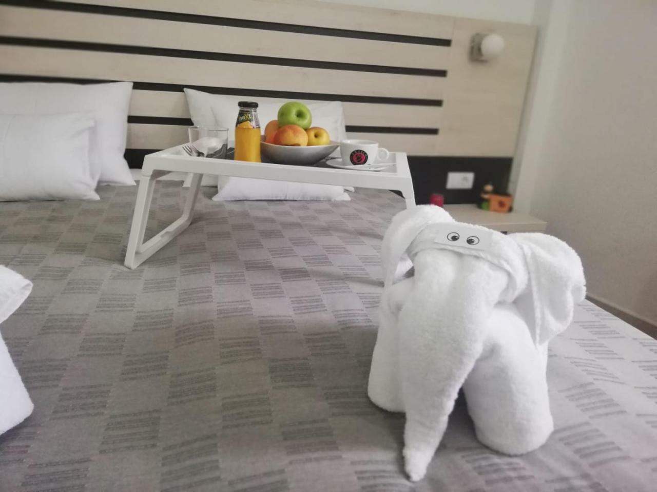 Garni Hotel 11Tica Dm Újvidék Kültér fotó