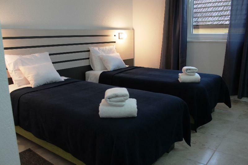 Garni Hotel 11Tica Dm Újvidék Kültér fotó