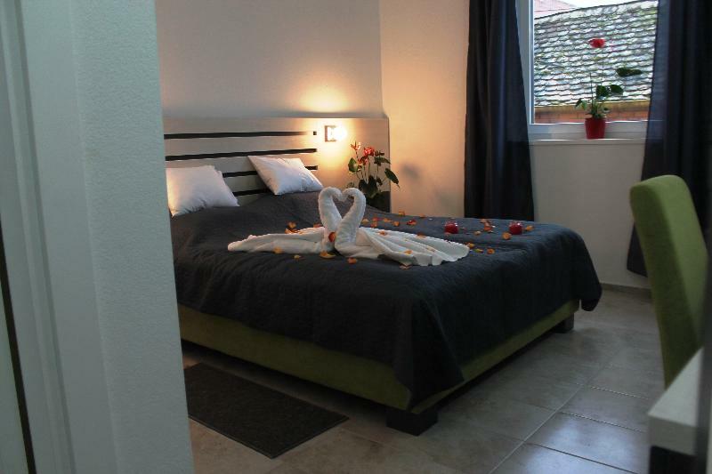 Garni Hotel 11Tica Dm Újvidék Kültér fotó