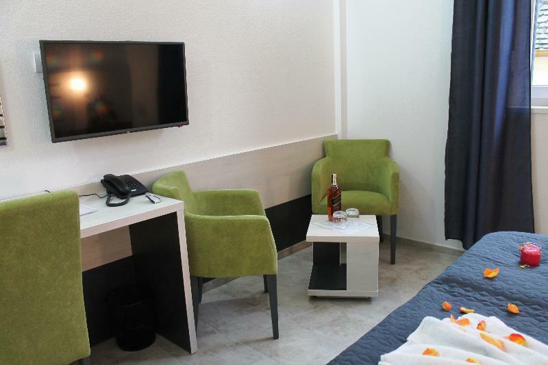 Garni Hotel 11Tica Dm Újvidék Kültér fotó