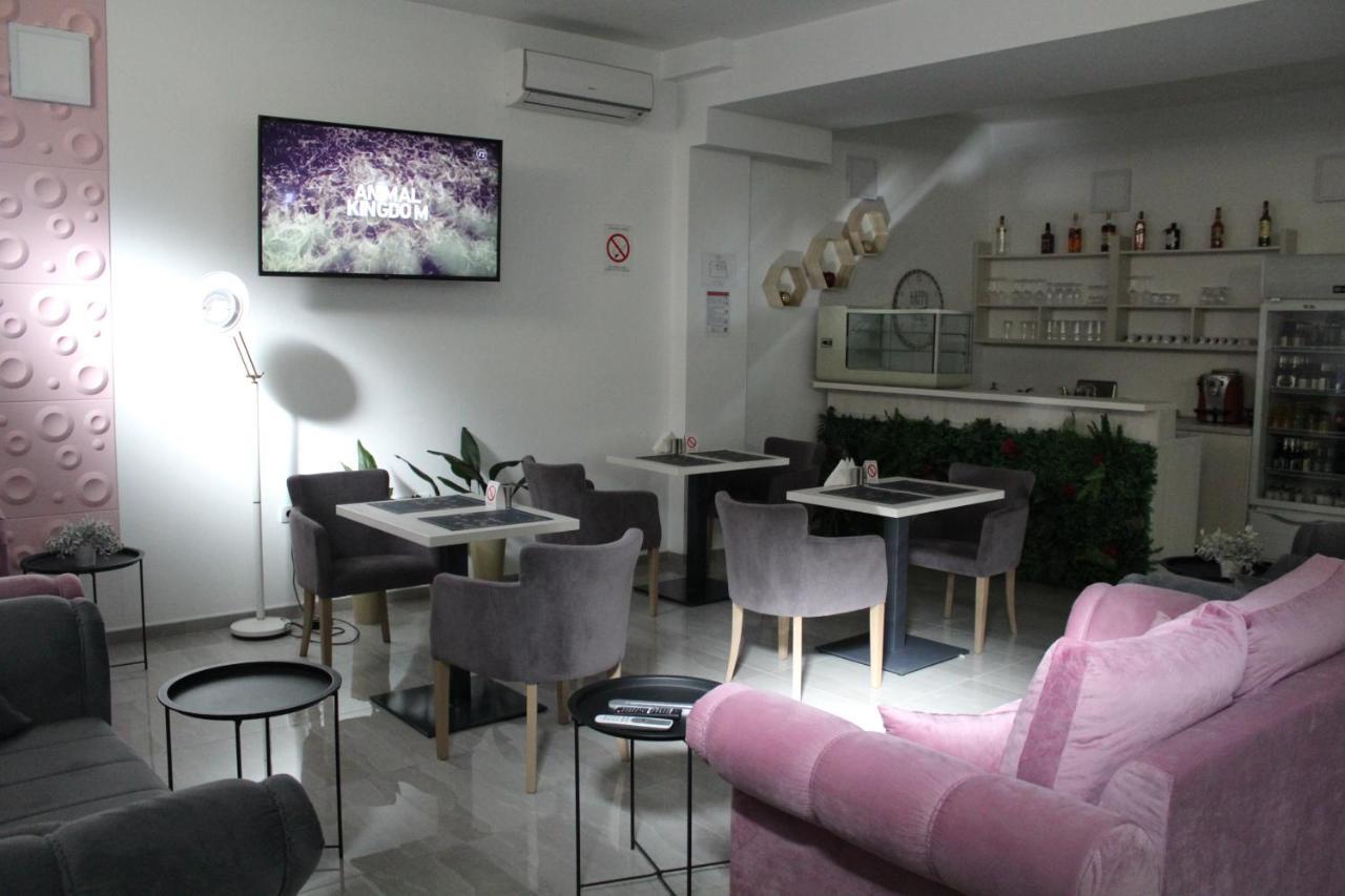 Garni Hotel 11Tica Dm Újvidék Kültér fotó